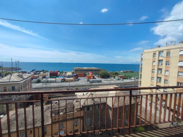 appartamento in vendita a Genova in zona Voltri