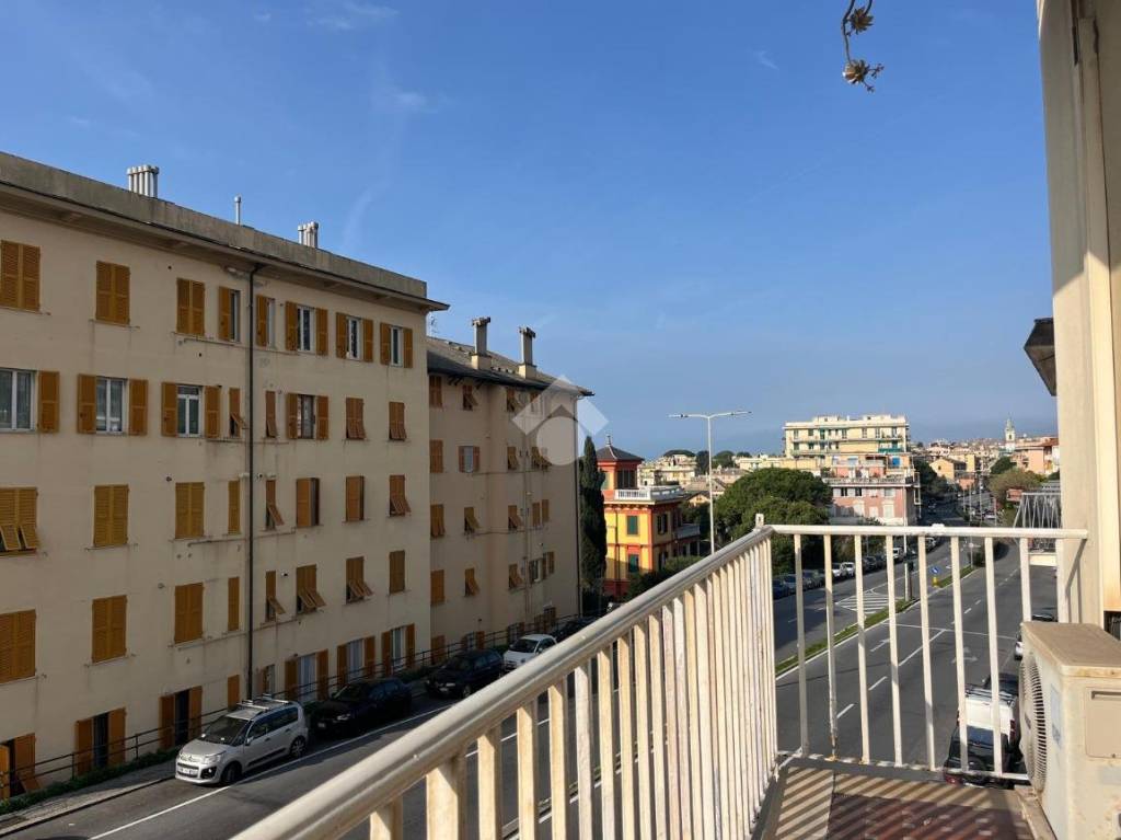 appartamento in vendita a Genova in zona Quinto al Mare