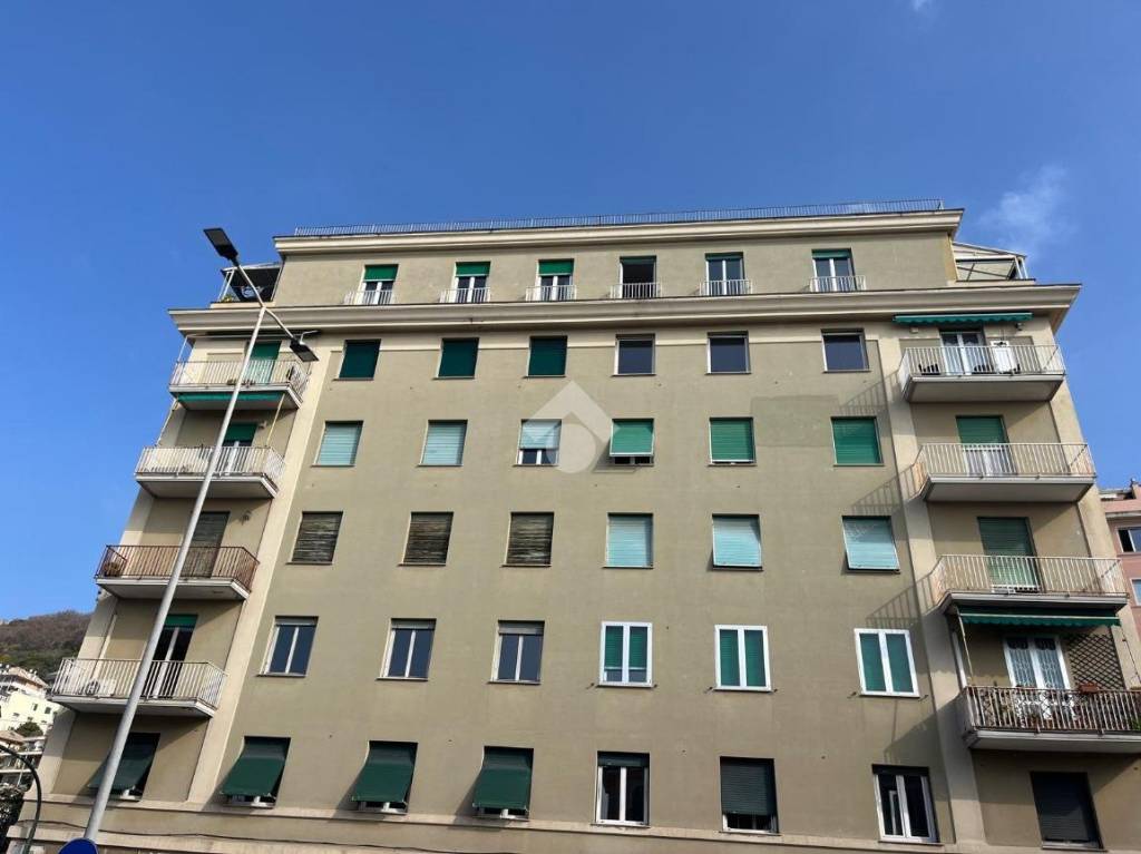 appartamento in vendita a Genova in zona Quinto al Mare