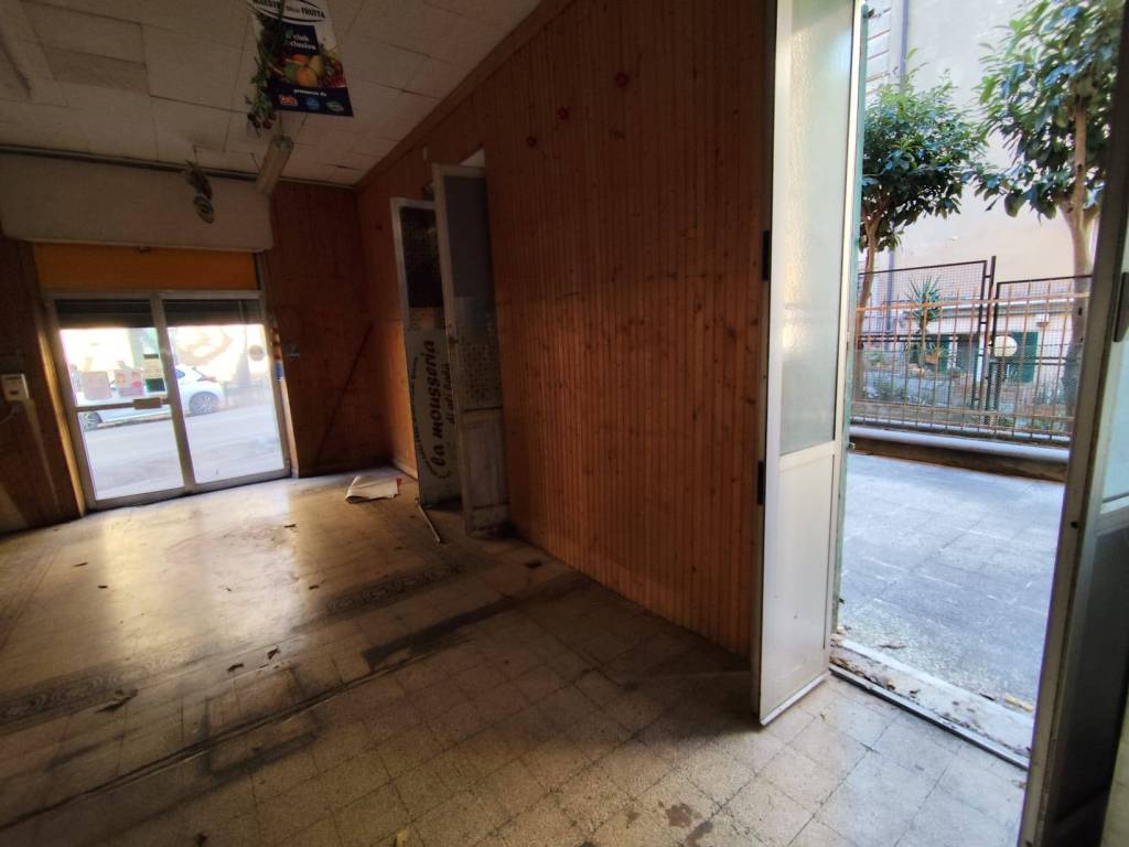 locale commerciale in vendita a Genova in zona San Fruttuoso