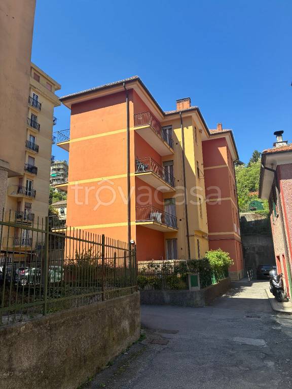 appartamento in vendita a Genova in zona Molassana