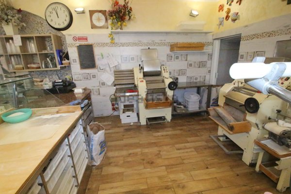 negozio in vendita a Genova in zona Palmaro / Pra'