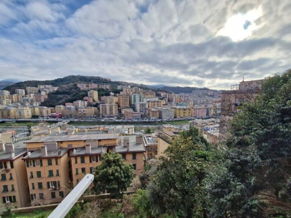 appartamento in vendita a Genova in zona Quezzi