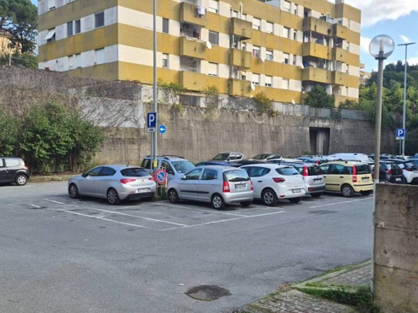 appartamento in vendita a Genova in zona Molassana
