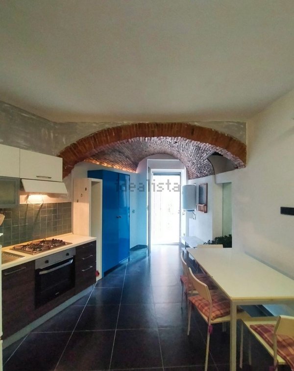 appartamento in vendita a Genova in zona Sottoripa / Maddalena / Molo