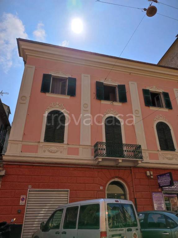 appartamento in vendita a Genova in zona Sestri Ponente