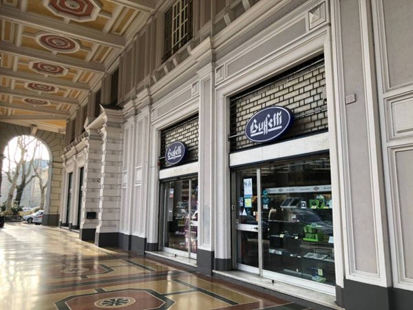 negozio in vendita a Genova in zona Sampierdarena