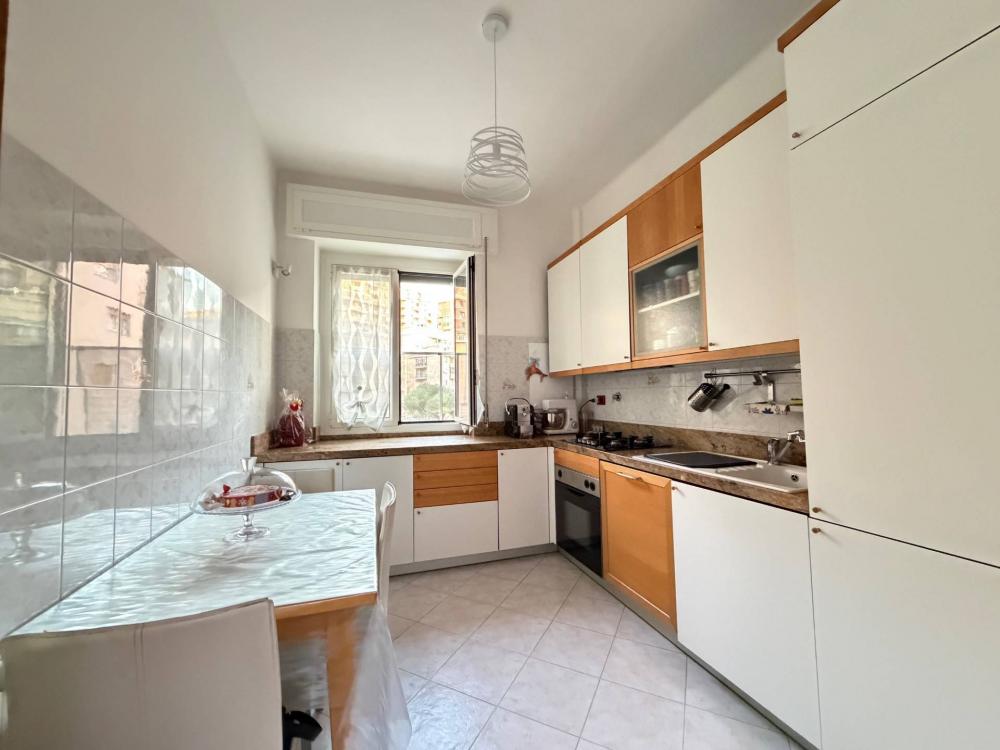 appartamento in vendita a Genova in zona Oregina