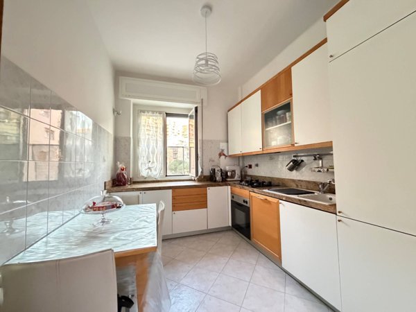 appartamento in vendita a Genova in zona Oregina