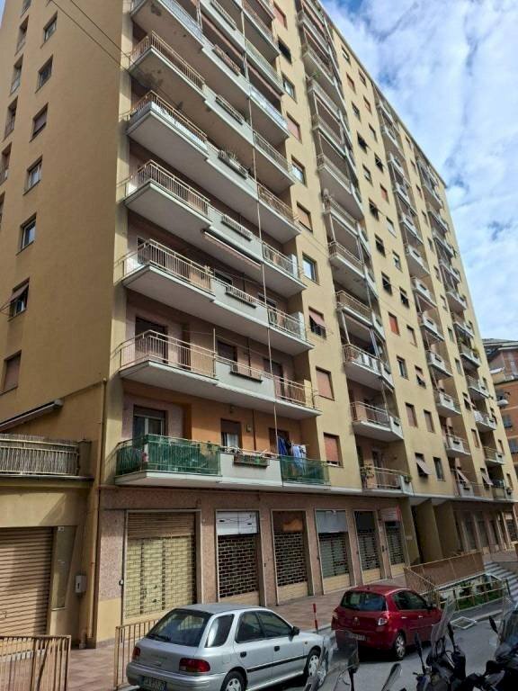 appartamento in vendita a Genova in zona Sampierdarena