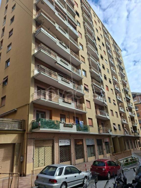 appartamento in vendita a Genova in zona Sampierdarena