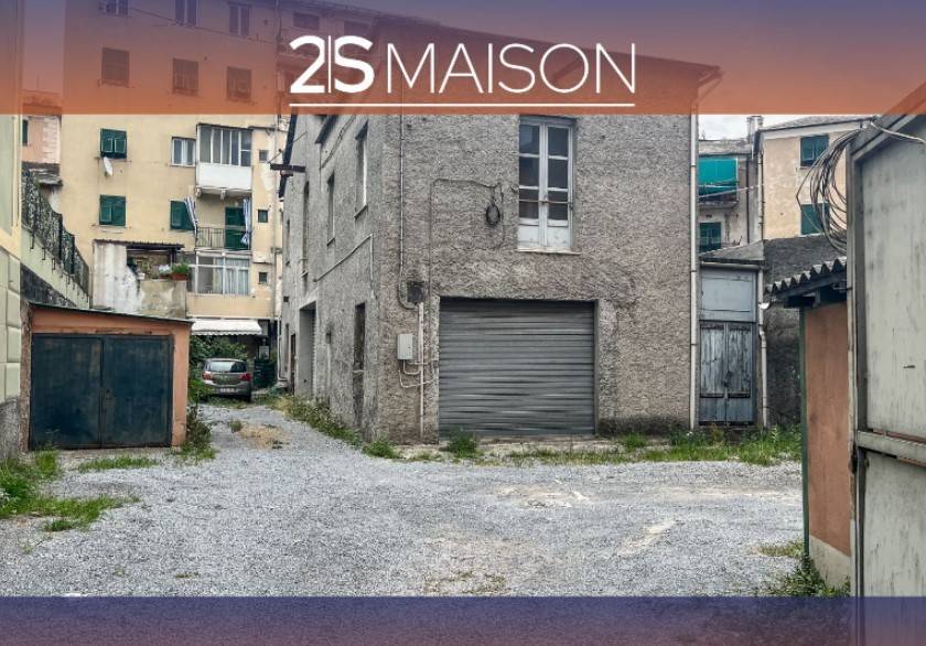 locale di sgombero in vendita a Genova in zona Certosa