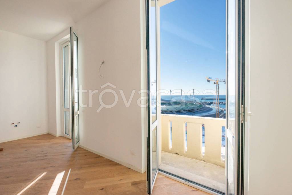 appartamento in vendita a Genova in zona Carignano