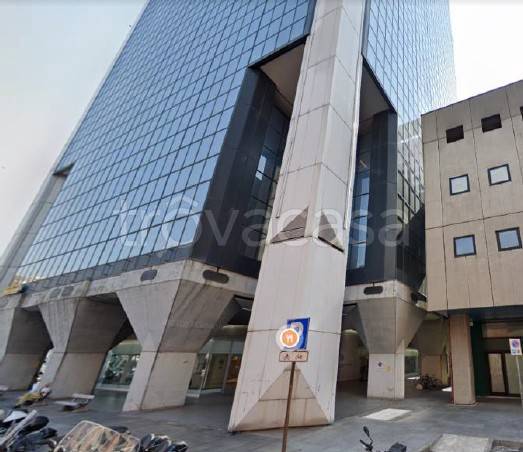 ufficio in vendita a Genova in zona Sampierdarena