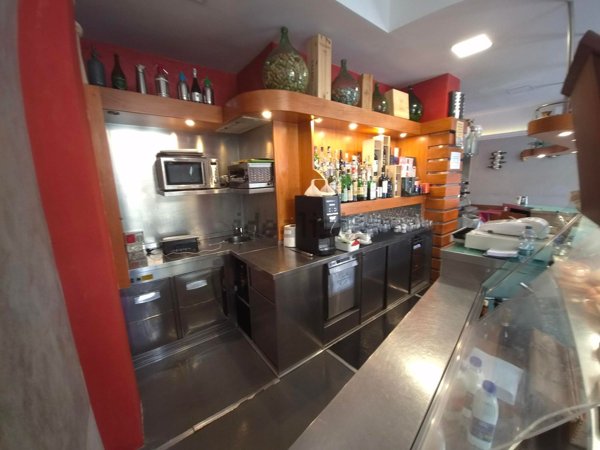 negozio in vendita a Genova in zona Sturla