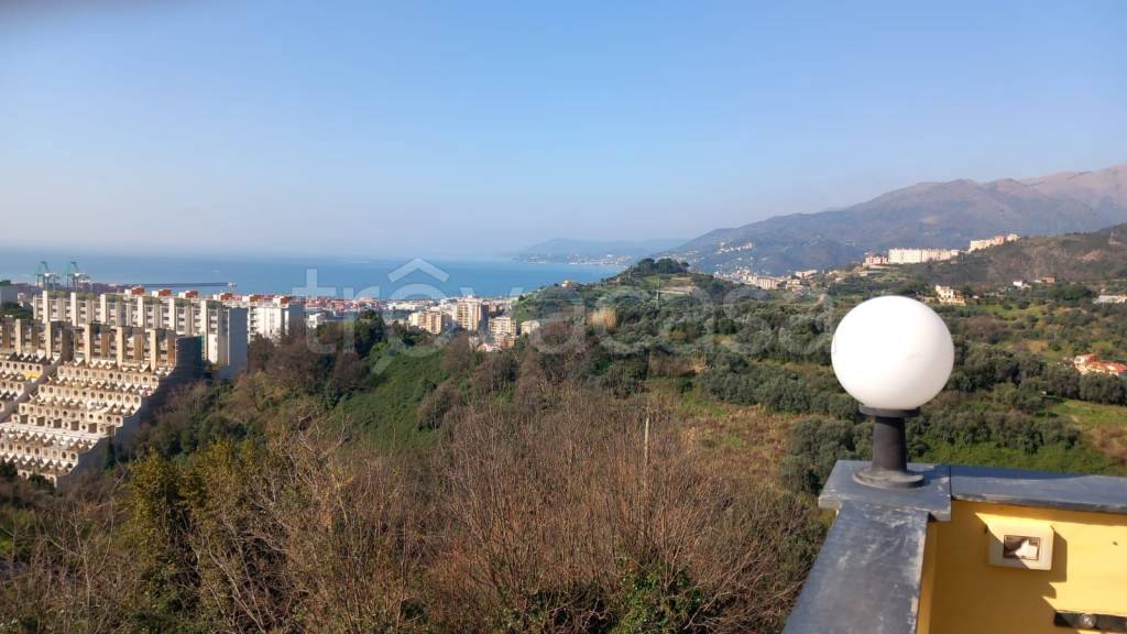 appartamento in vendita a Genova in zona Pegli