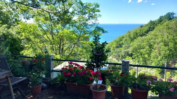 casa indipendente in vendita a Genova in zona Acquasanta