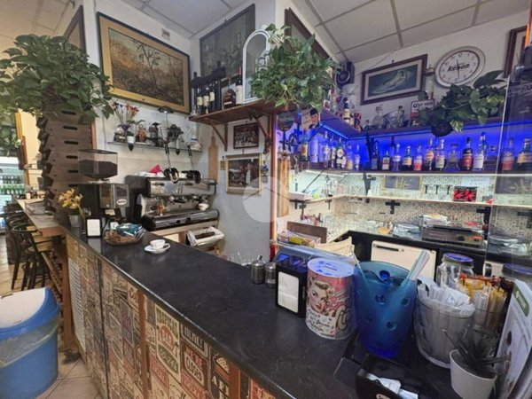 negozio in vendita a Genova in zona Sestri Ponente