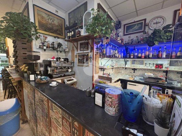 negozio in vendita a Genova in zona Sestri Ponente