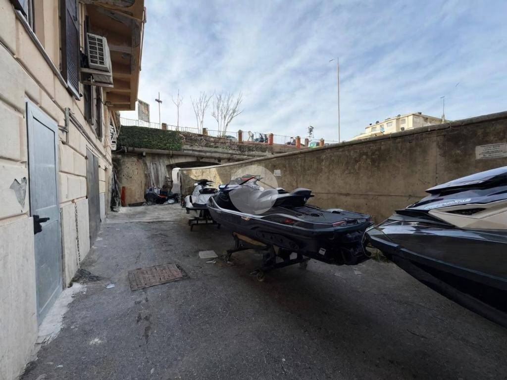 appartamento in vendita a Genova in zona Sturla