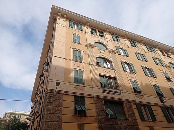 appartamento in vendita a Genova in zona Sestri Ponente