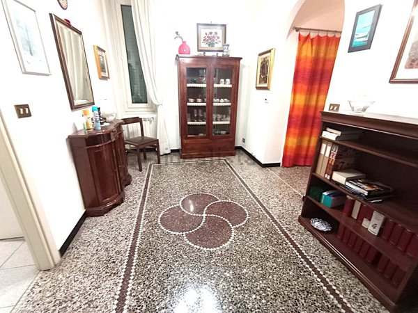 appartamento in vendita a Genova in zona Sestri Ponente