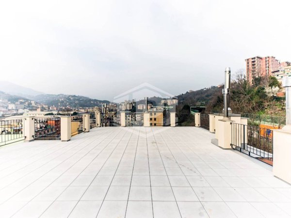 appartamento in vendita a Genova in zona Rivarolo