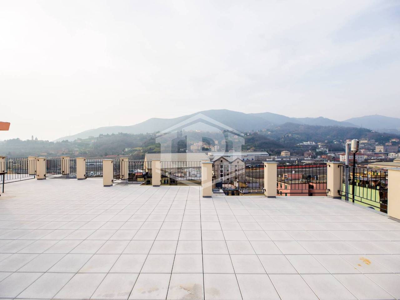 appartamento in vendita a Genova in zona Rivarolo