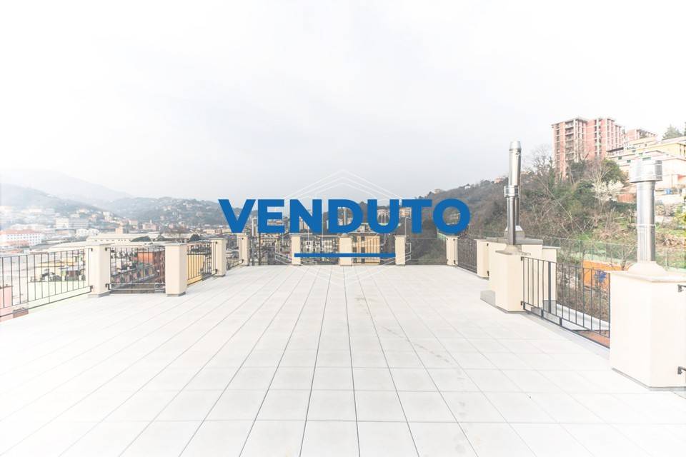 appartamento in vendita a Genova in zona Rivarolo