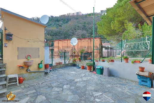 casa indipendente in vendita a Genova in zona San Gottardo/Sant'Eusebio