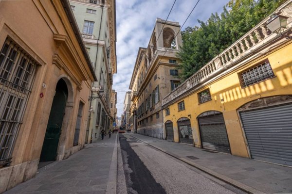 negozio in vendita a Genova in zona Lagaccio / Granarolo