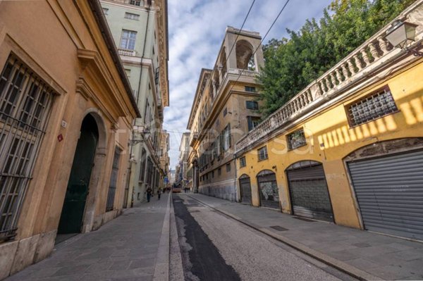 negozio in vendita a Genova in zona Lagaccio / Granarolo