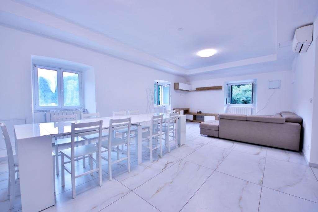 appartamento in vendita a Genova in zona Voltri