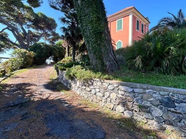 appartamento in vendita a Genova in zona Bolzaneto