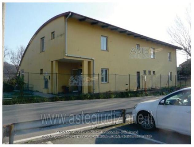 negozio in vendita a Genova in zona Rivarolo