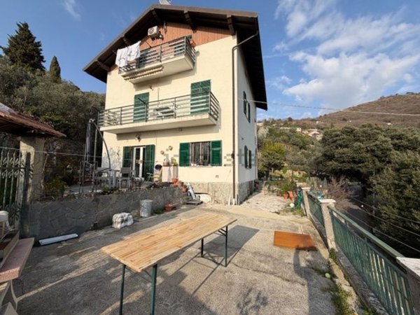 appartamento in vendita a Genova in zona Apparizione