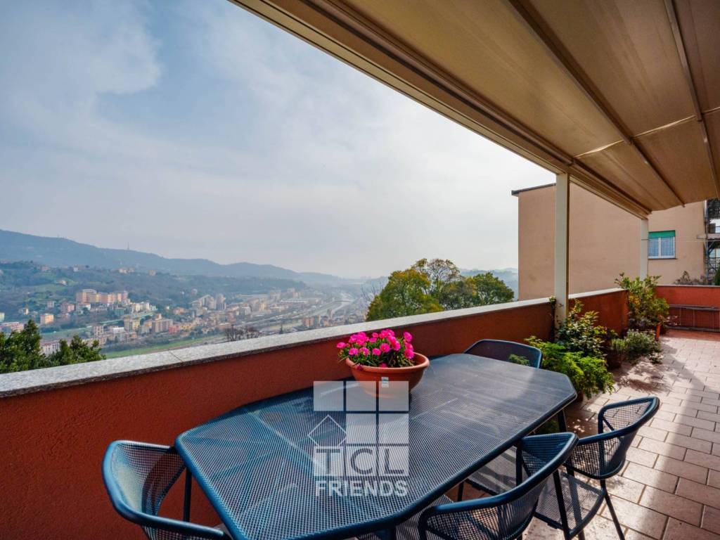 appartamento in vendita a Genova in zona Bolzaneto