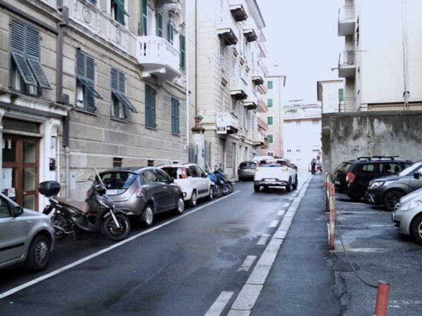 negozio in vendita a Genova in zona Borzoli
