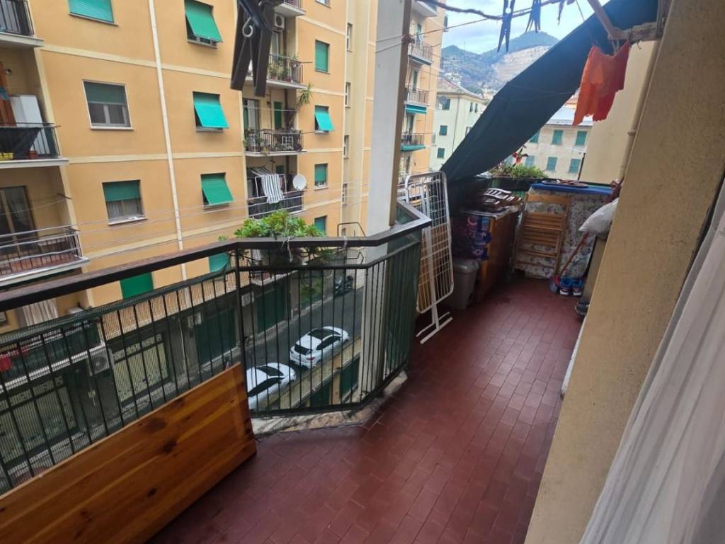 appartamento in vendita a Genova in zona Sestri Ponente