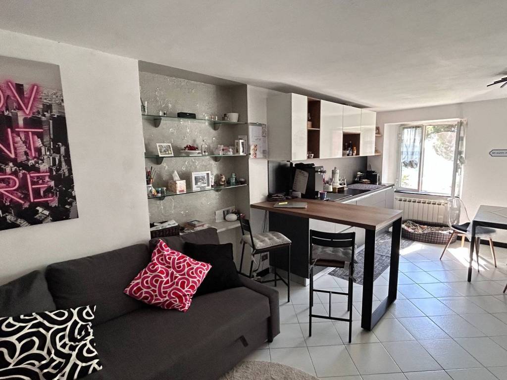 appartamento in vendita a Genova in zona Pontedecimo