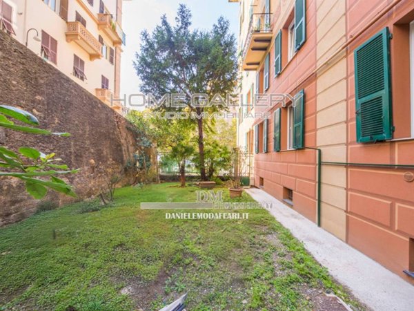 appartamento in vendita a Genova in zona Sturla