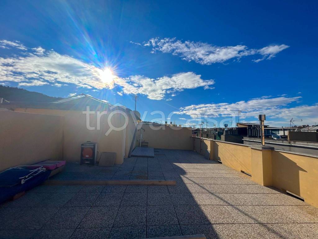 appartamento in vendita a Genova in zona Rivarolo