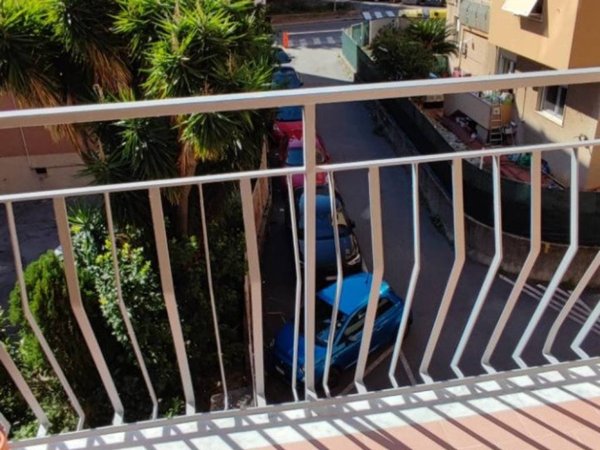 appartamento in vendita a Genova in zona Sestri Ponente