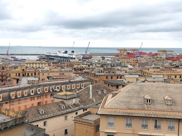 appartamento in vendita a Genova in zona Sampierdarena