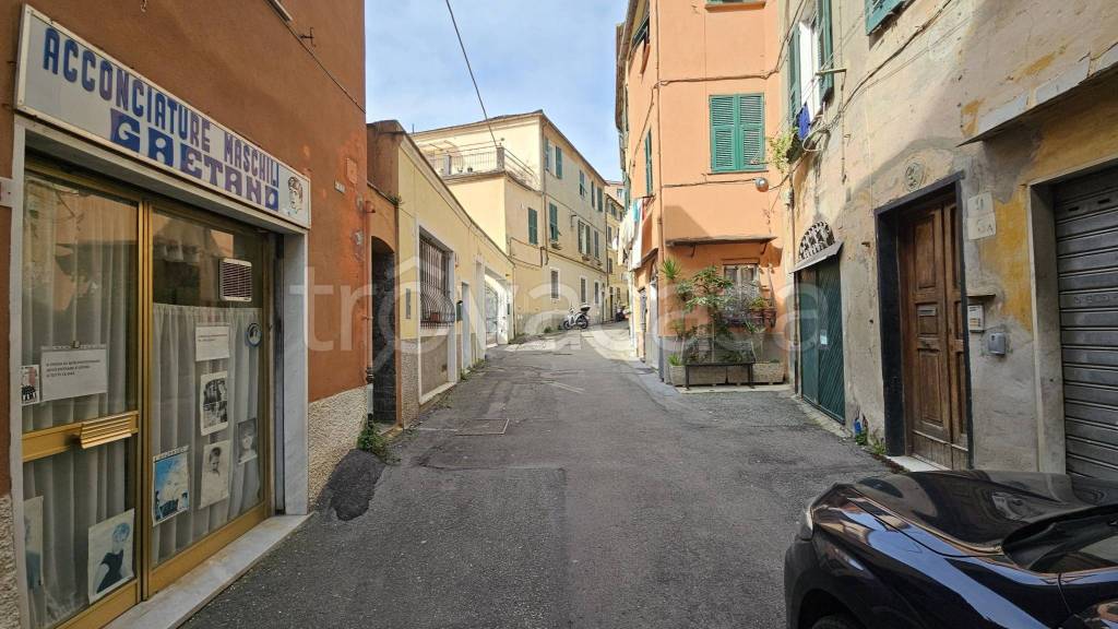negozio in vendita a Genova in zona San Martino