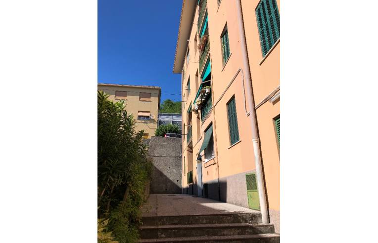 appartamento in vendita a Genova in zona Sestri Ponente
