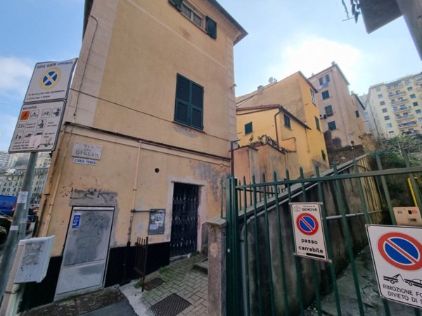 appartamento in vendita a Genova in zona Marassi