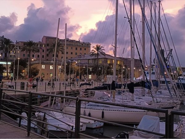 appartamento in vendita a Genova in zona Sottoripa / Maddalena / Molo