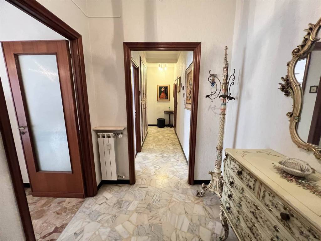 appartamento in vendita a Genova in zona Bolzaneto