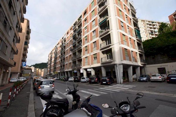 negozio in vendita a Genova in zona Molassana